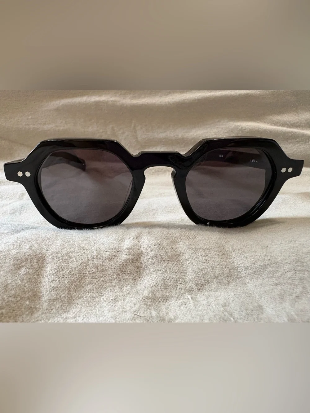 Akila Lola-Black Geometric Sunglasses with Bold Angular Frame